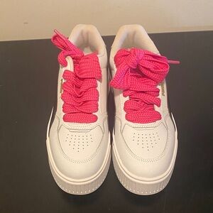 White Low-Top Sneakers with Bright Pink Chunky Laces
